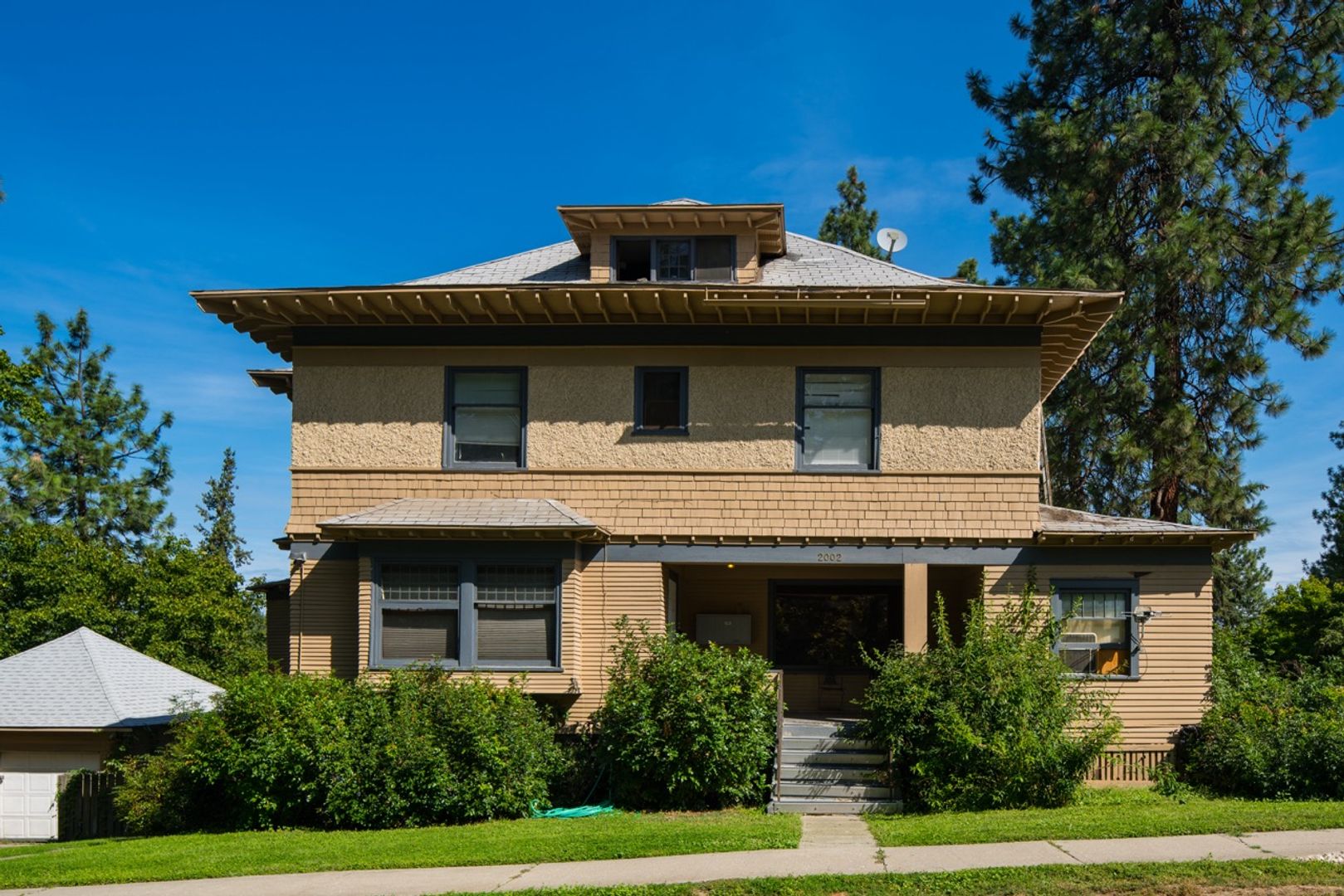 Spokane Apartment: 2002 West 8th Ave