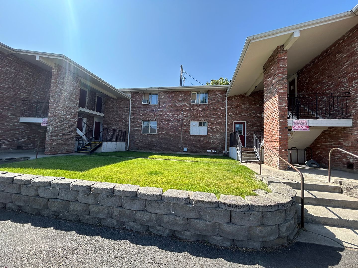 Cheney Apartment: 1306-1320 3rd Street