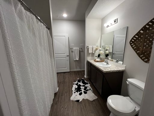 Listing photo thumbnail