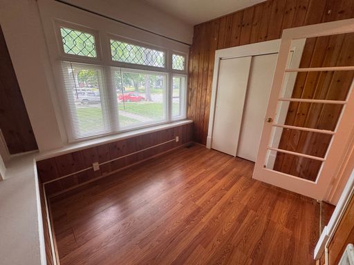 Listing photo thumbnail