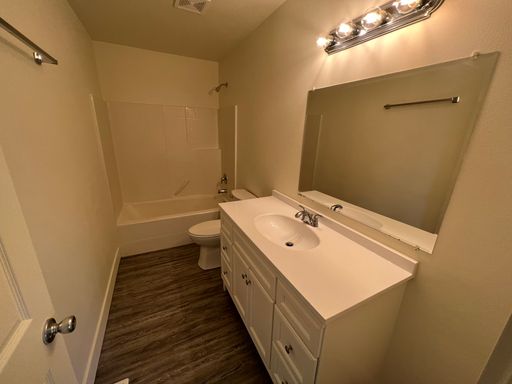 Listing photo thumbnail