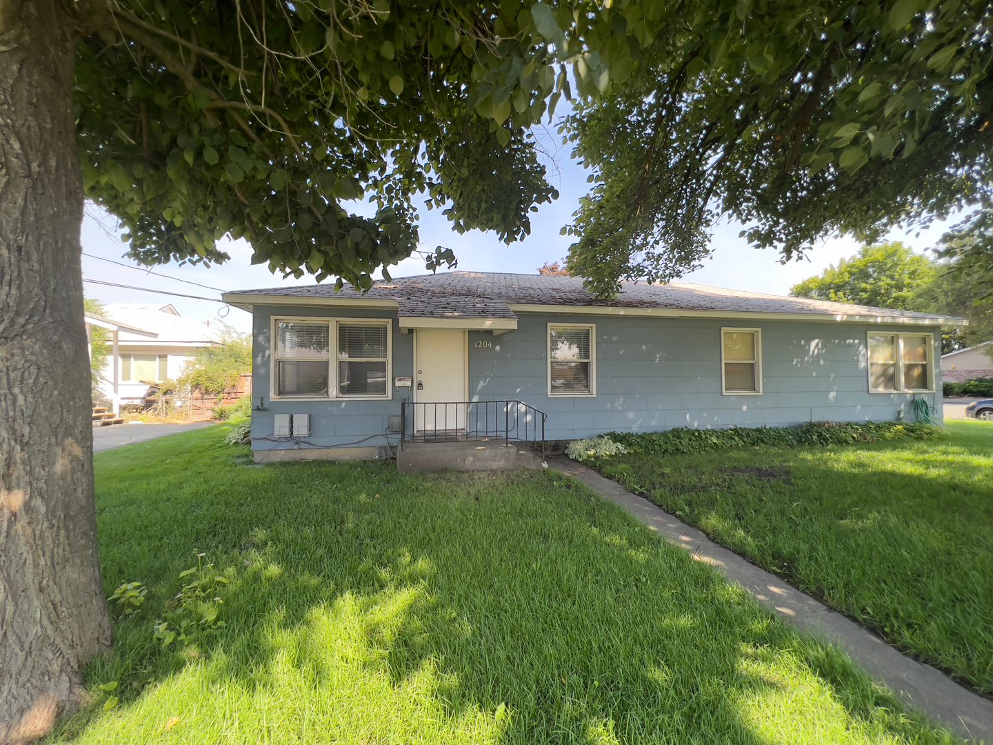 Spokane Apartment: 2101 East Boone Avenue