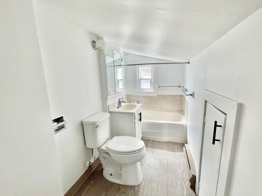 Listing photo thumbnail