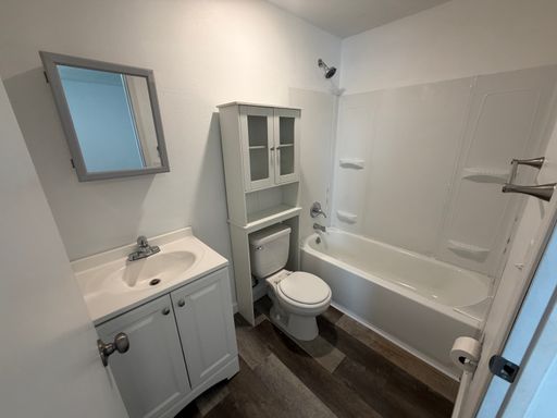 Listing photo thumbnail