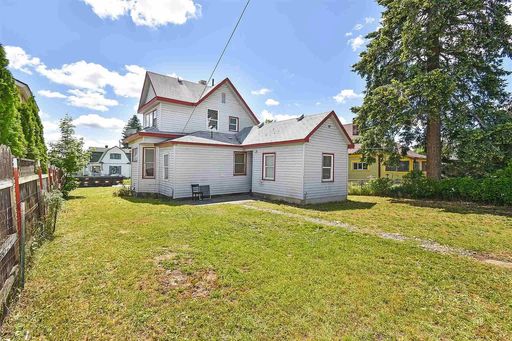 Listing photo thumbnail