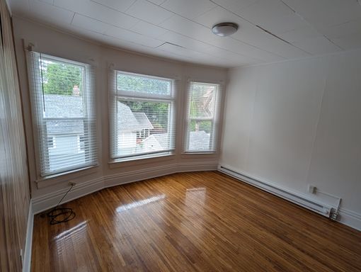 Listing photo thumbnail