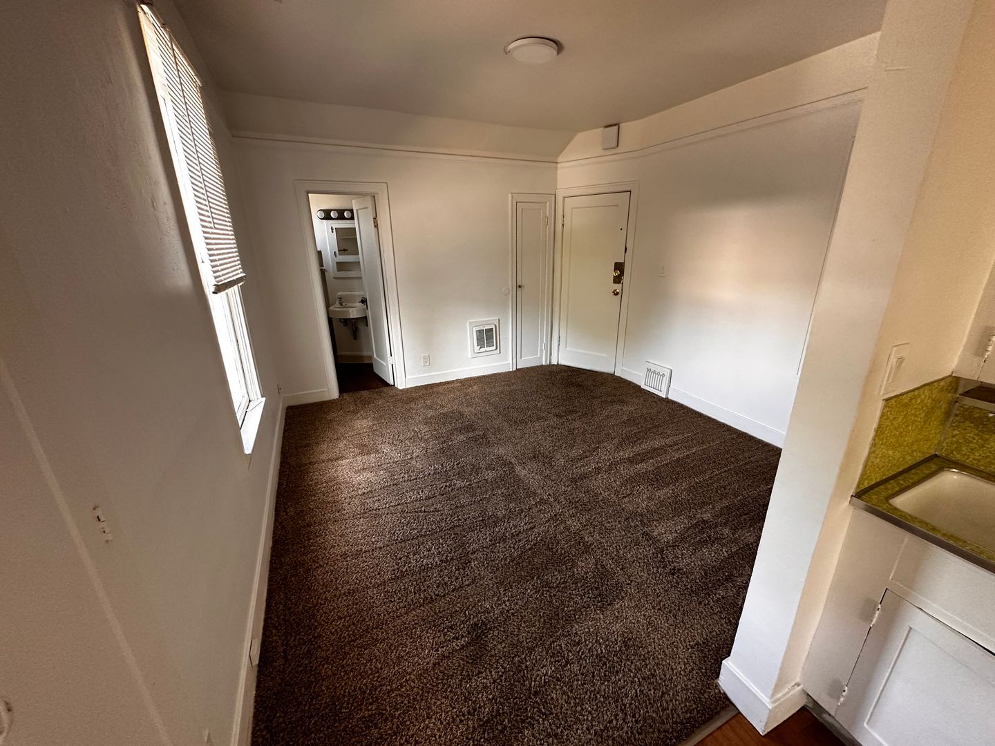 Spokane Apartment: 1028 West Augusta Avenue