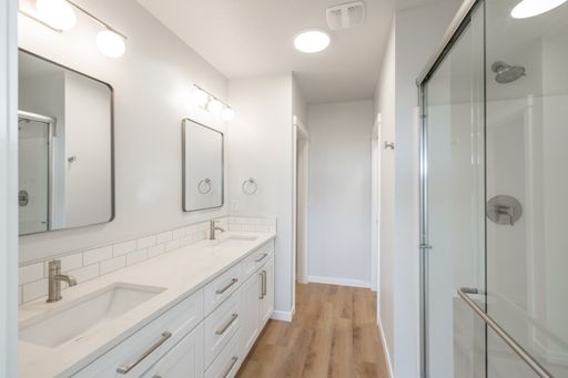 Listing photo thumbnail