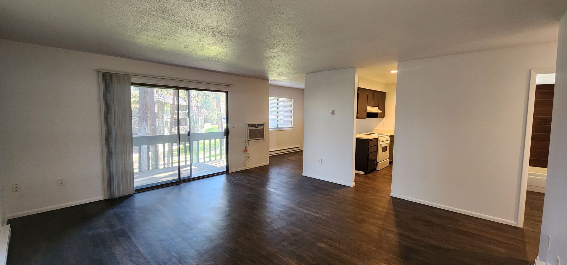 Spokane Valley Apartment: 10211 E 14th Ave