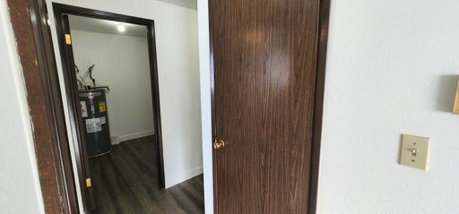 Welcoming 1 Bed, 1 Bath in Deer Park!