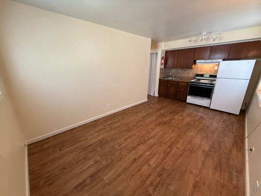 Listing photo thumbnail