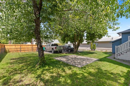 Listing photo thumbnail