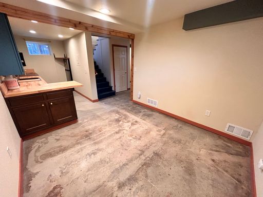 Listing photo thumbnail