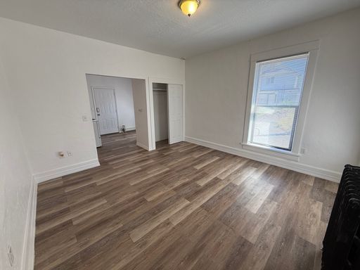 Listing photo thumbnail