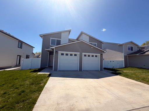 Listing photo thumbnail
