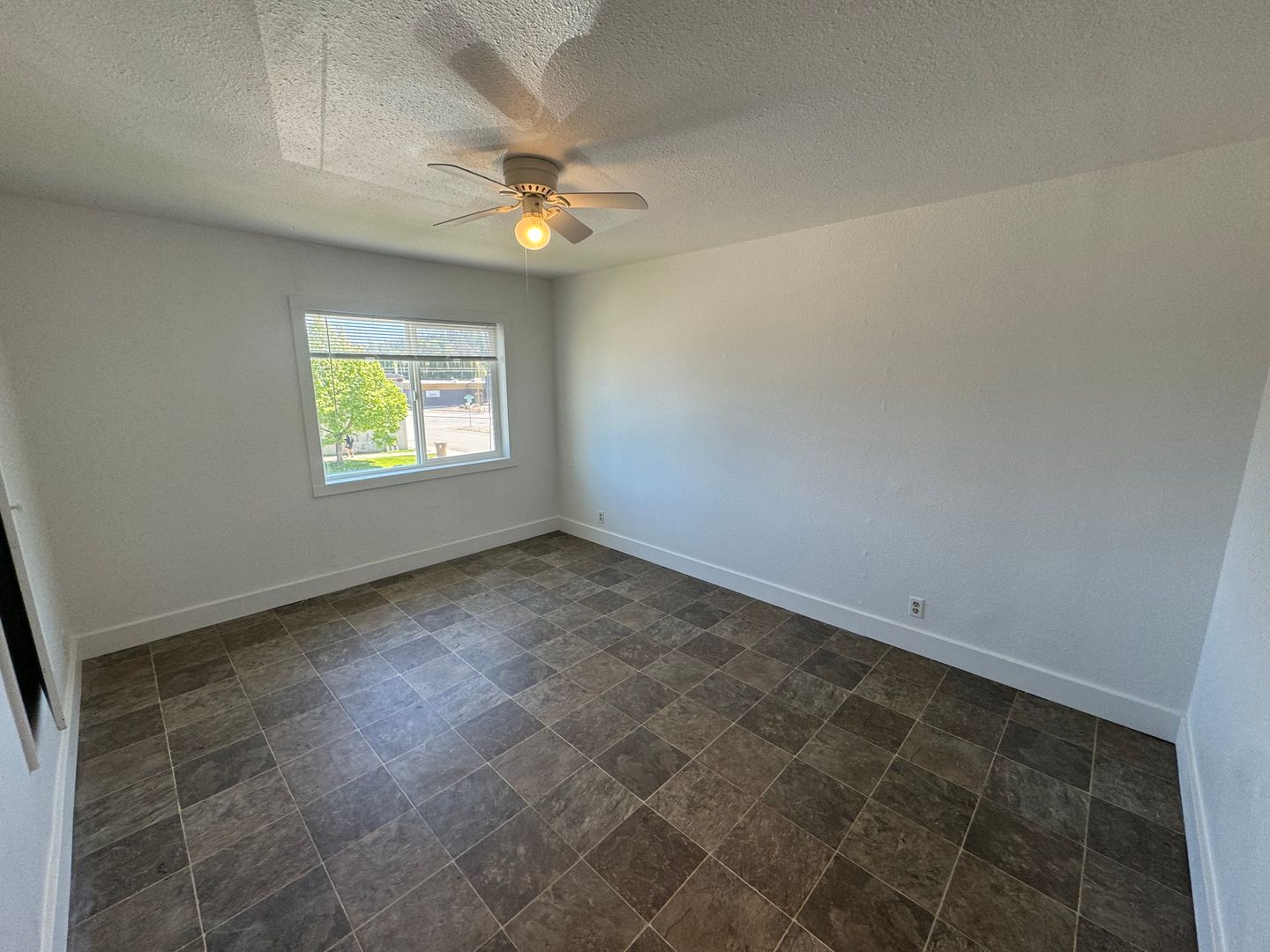 Spokane Apartment: 220 S Elm St