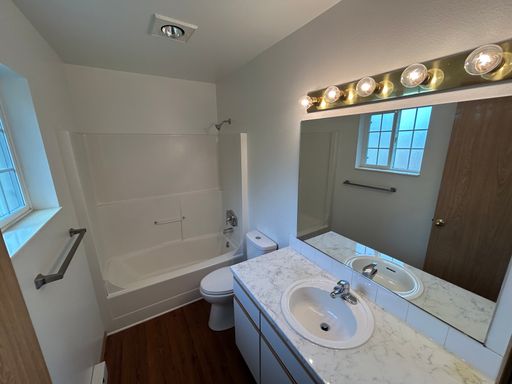 Listing photo thumbnail