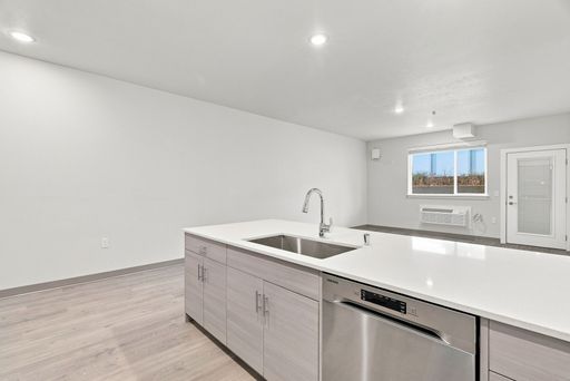 Listing photo thumbnail