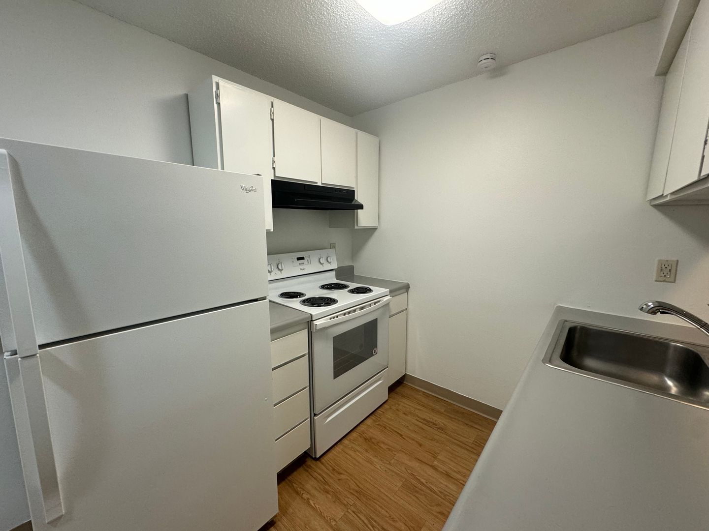 Spokane Valley Apartment: 402 South Eastern Road