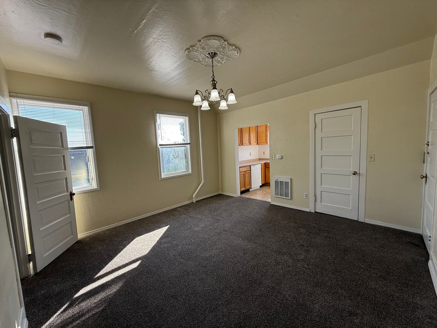 Spokane Apartment: 2003 West 10th Ave