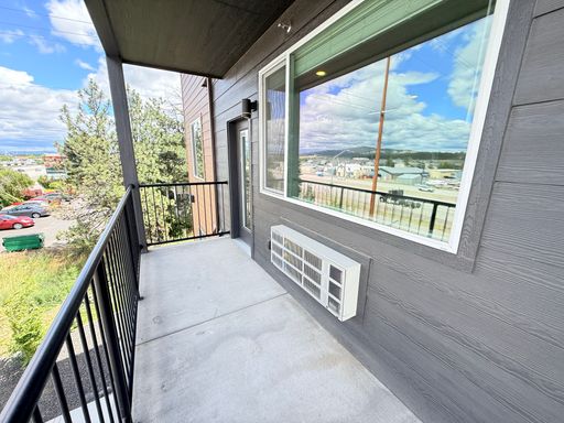 Listing photo thumbnail