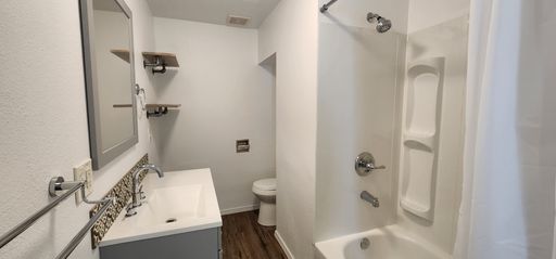 Listing photo thumbnail