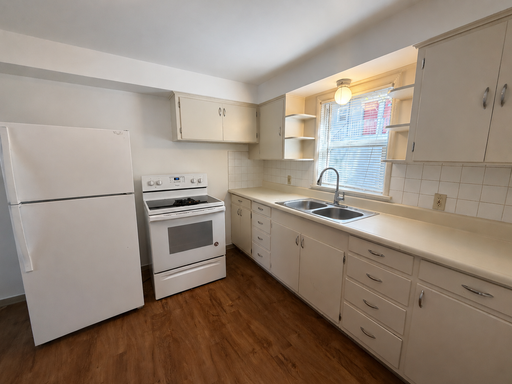 Spacious 2 Bed Near Downtown Spokane *Available 9/4* – photo 1