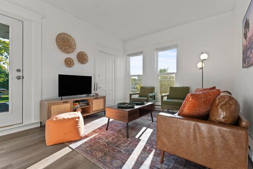 Listing photo thumbnail