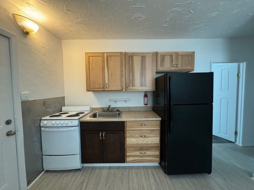 Listing photo thumbnail