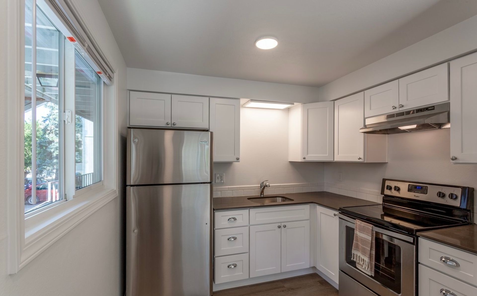 Cheney Apartment: 305 6th Street