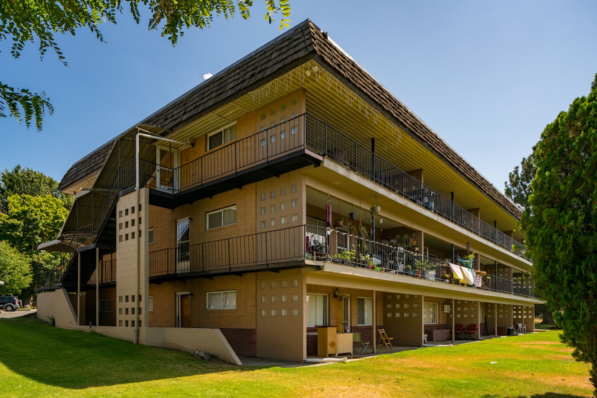 Westview Manor on South Hill!