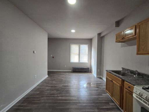 1st floor, 1 bedroom Apartment – photo 1
