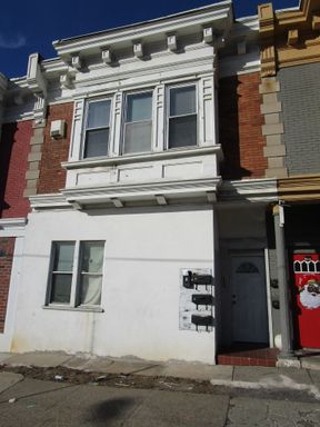 Recently refreshed 2nd floor, 2 bedroom unit. – photo 1