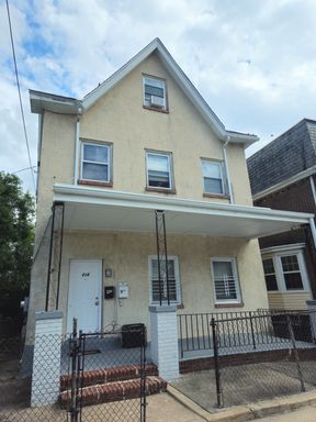 East Germantown 3 bedroom apartment – photo 1