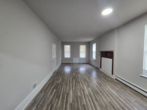 3 bedroom, First floor apartment in Olney – photo 1
