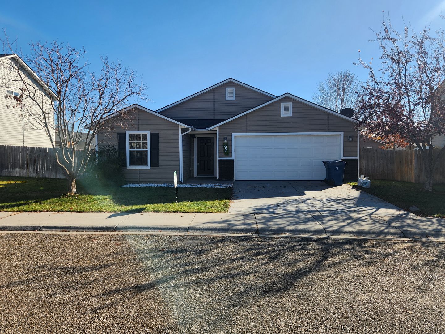 Middleton House: 97 E Walcott Lake Dr