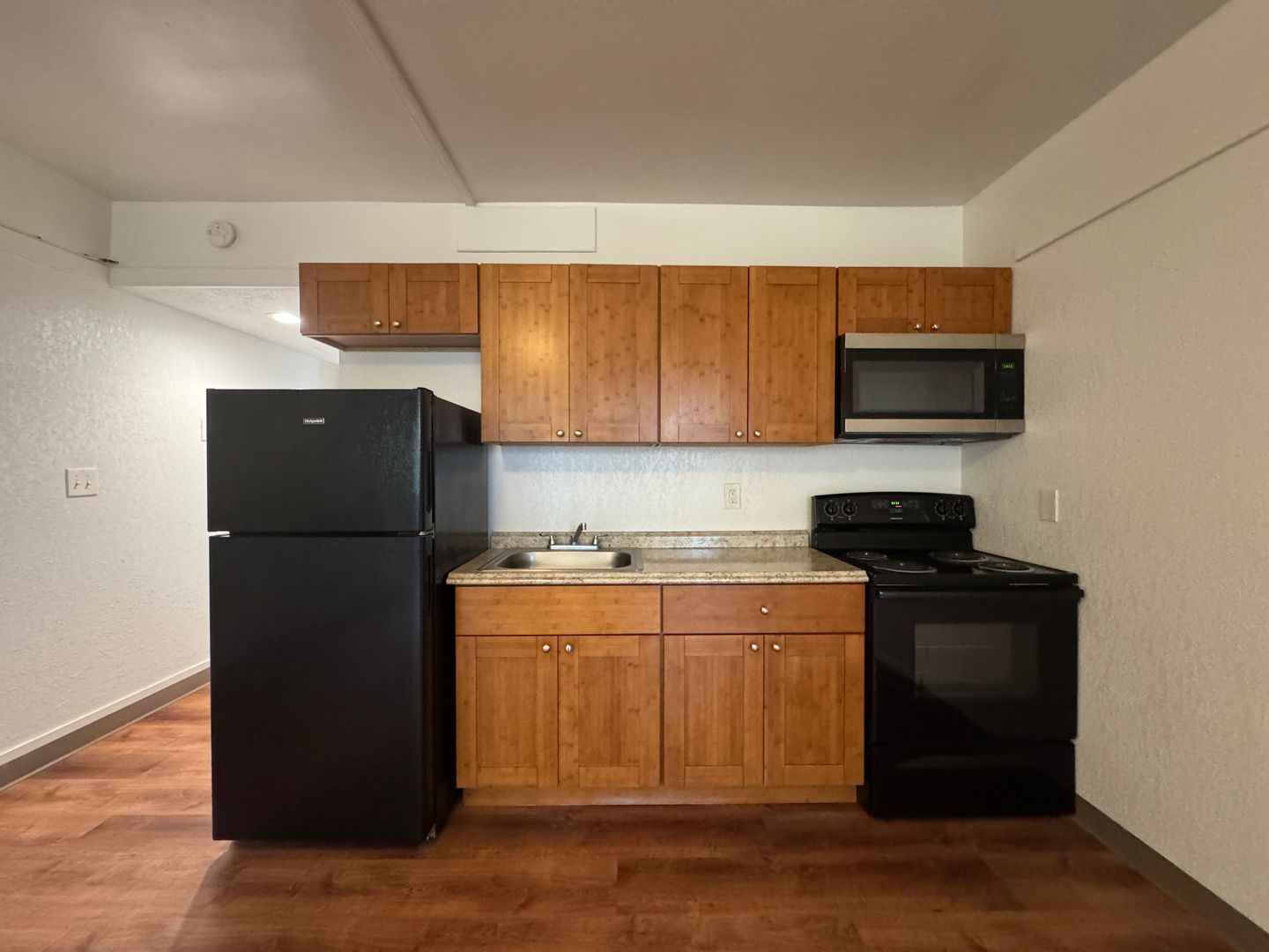Hilo Apartment: 400 Hualani St