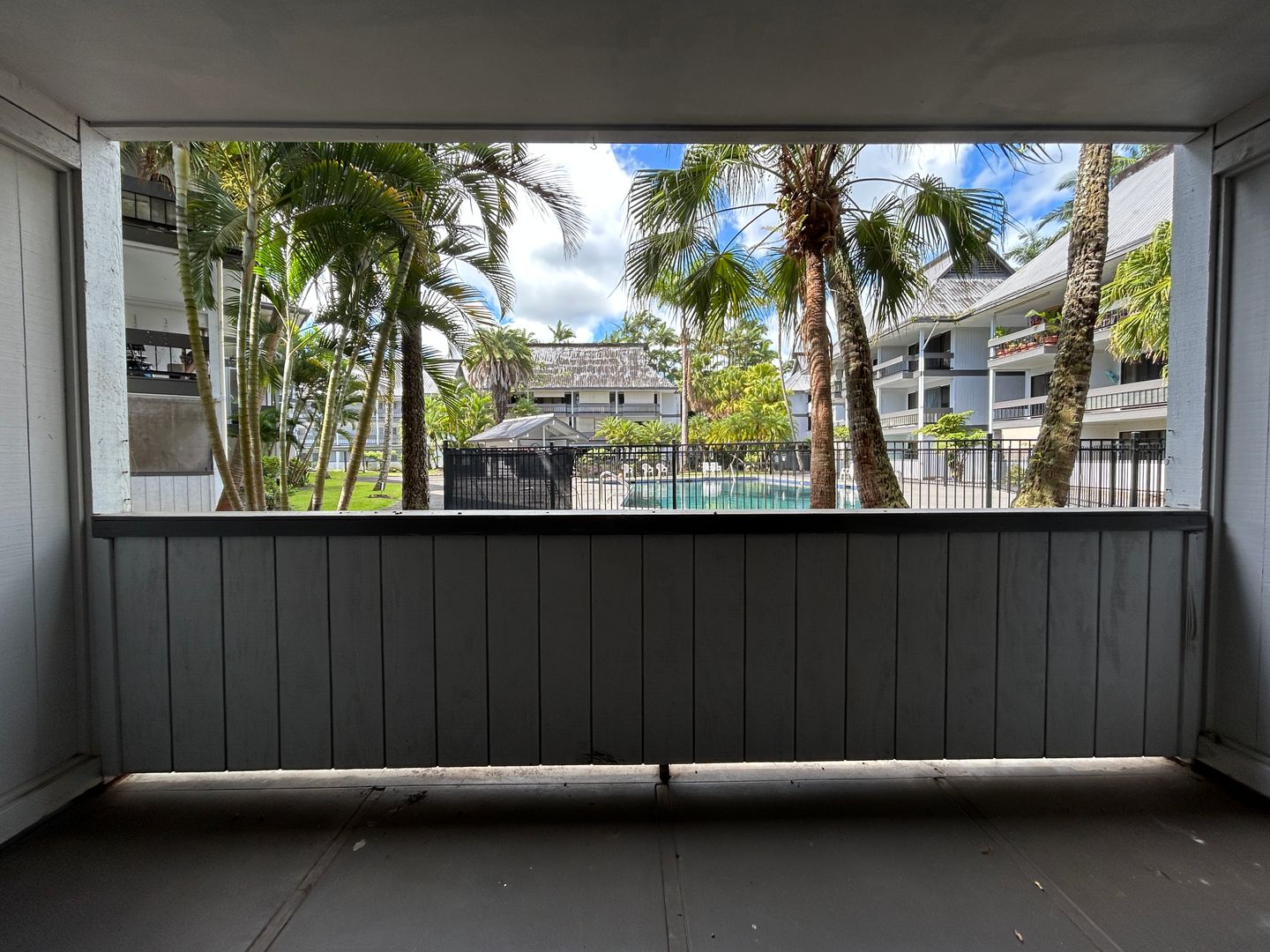Hilo Apartment: 400 Hualani St
