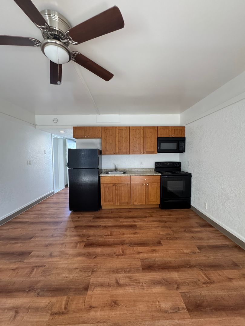Hilo Apartment: 400 Hualani St