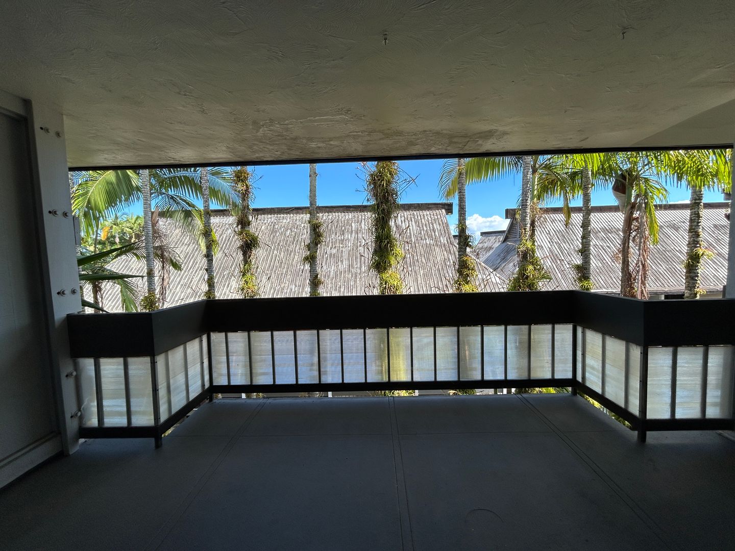 Hilo Apartment: 400 Hualani St