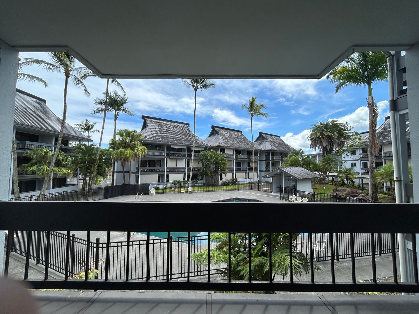 Hilo Apartment: 400 Hualani St