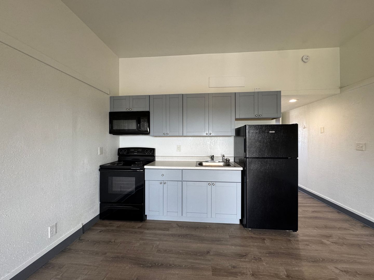 Hilo Apartment: 400 Hualani St