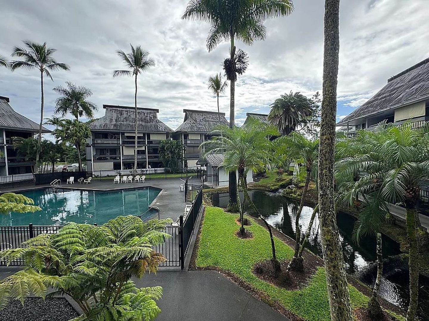 Hilo Apartment: 400 Hualani St