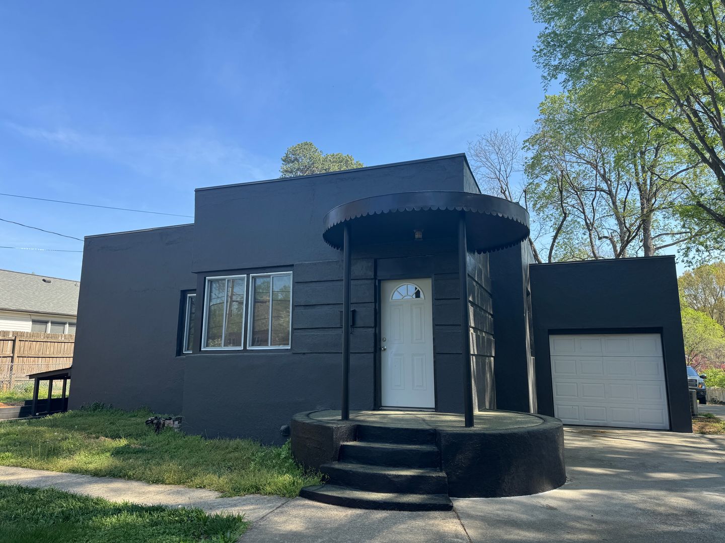 Mt. Holly House: 418 W. Charlotte Avenue