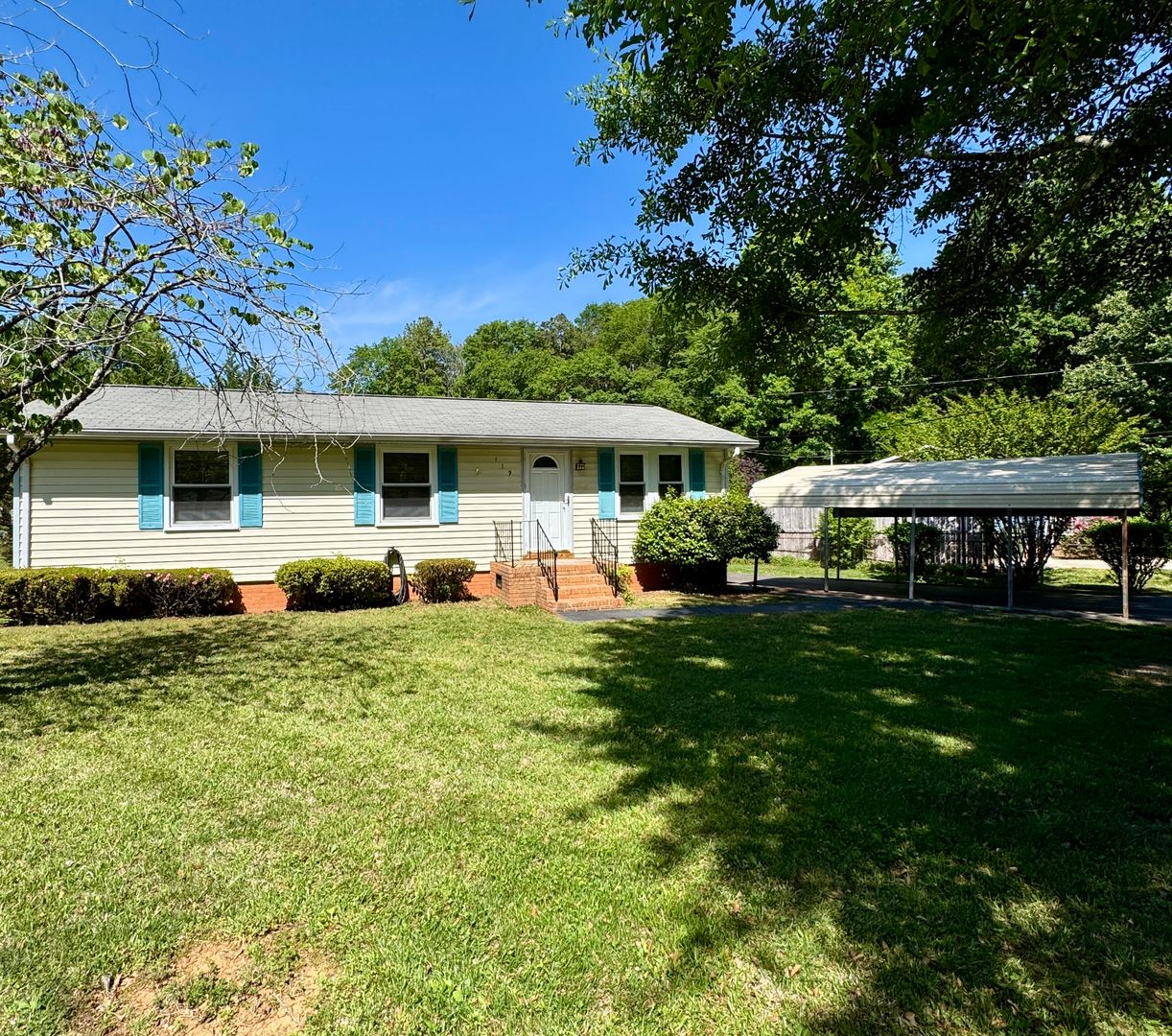 Mt. Holly House: 119 Morris Ave.