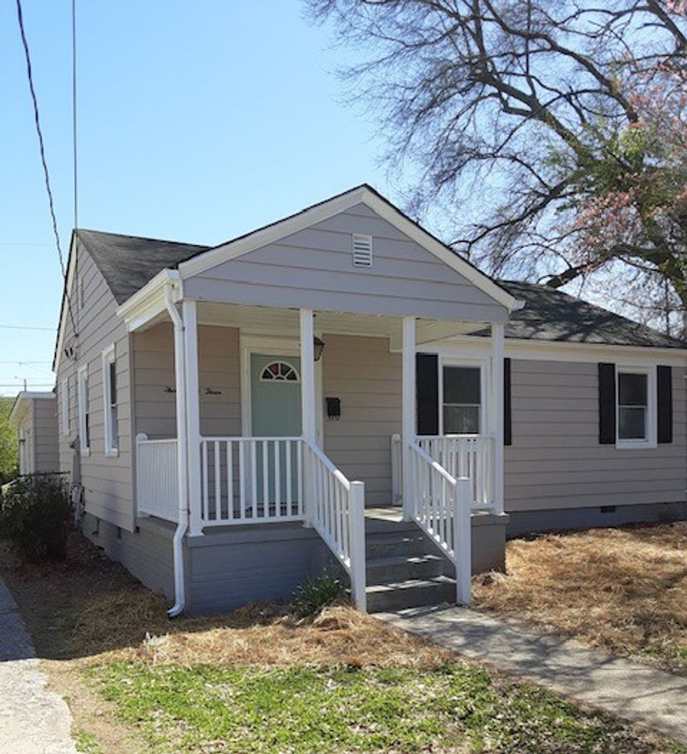 Gastonia House: 1303 Poston Cir.