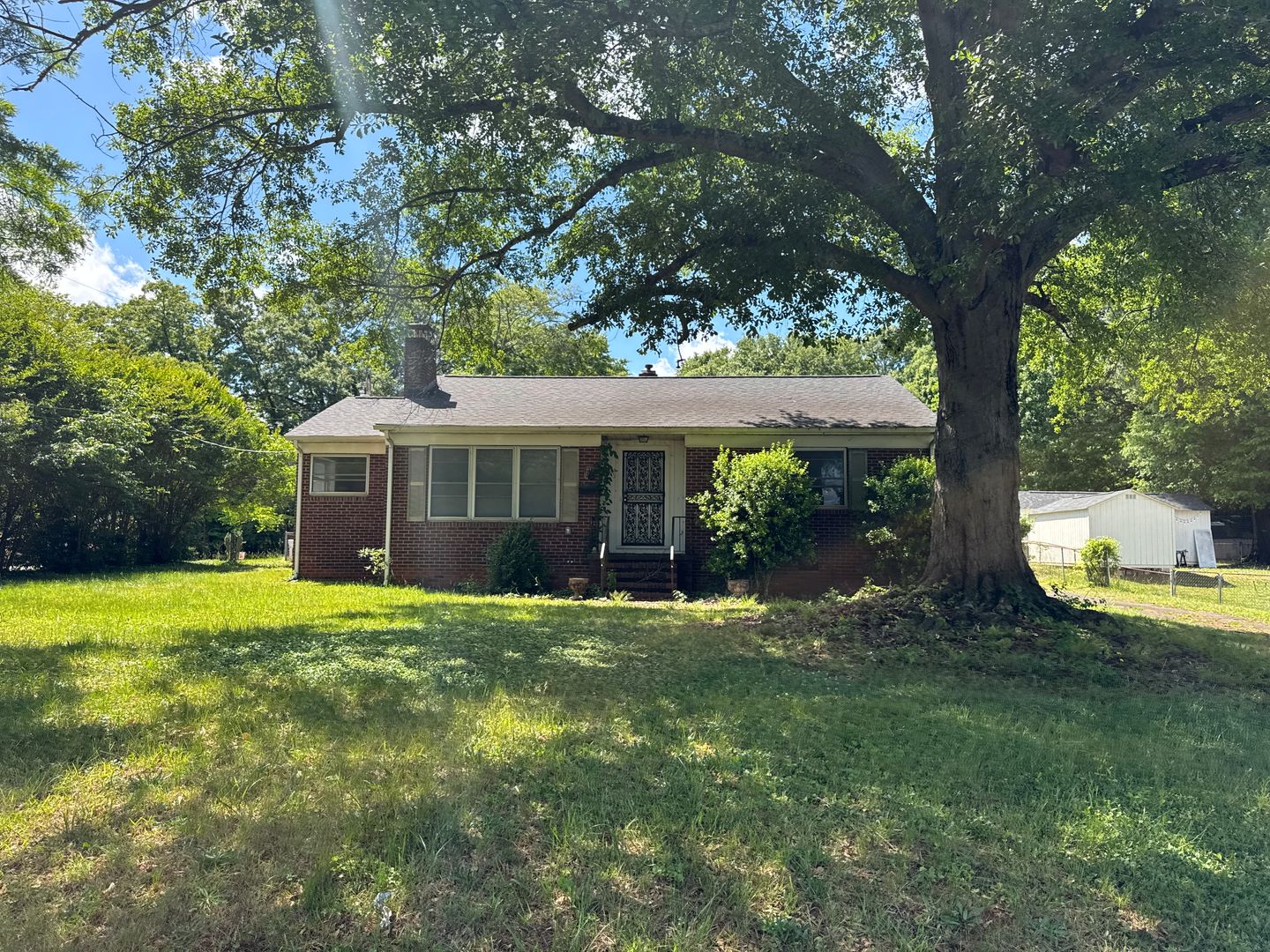 Mt. Holly House: 106 Crest Street