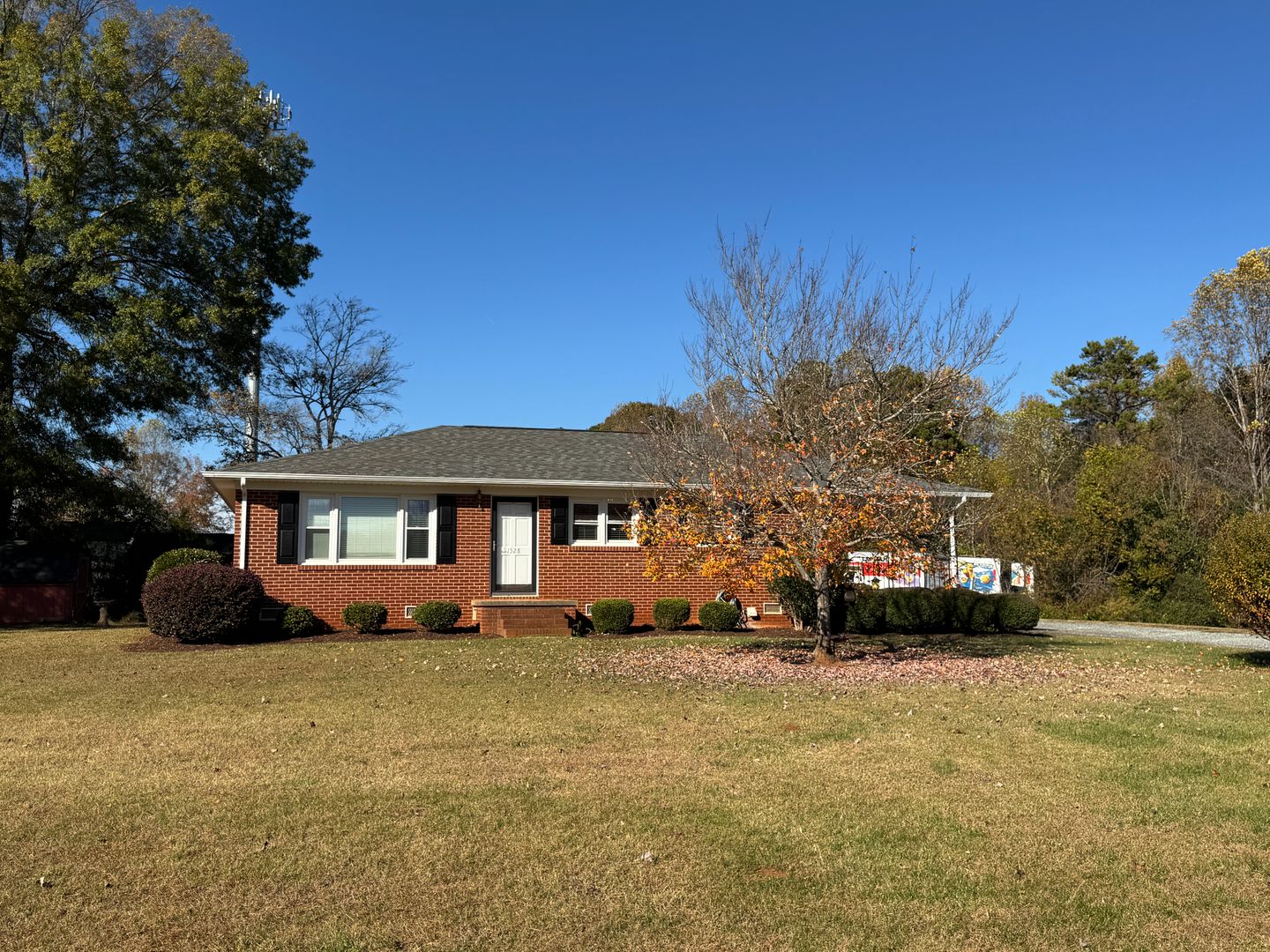 Mount Holly House: 1528 Lane Road