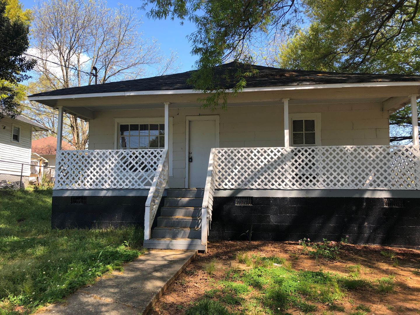 Gastonia House: 904 W. 6th Avenue