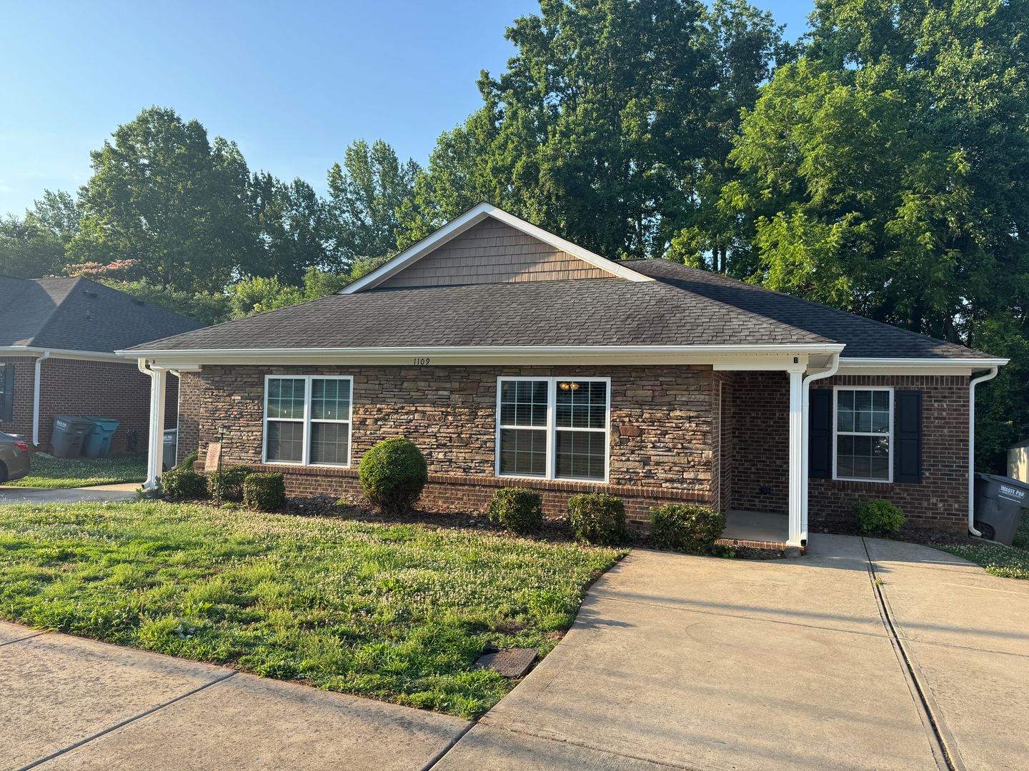 Belmont House: 1109 - B Cason Street